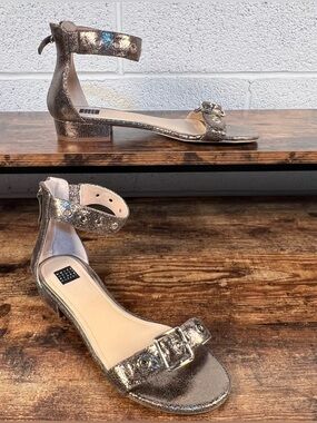 WHBM Cora Sandal Metallic Gold Ankle Strap Open Toe Buckle Dressy women's 7.5